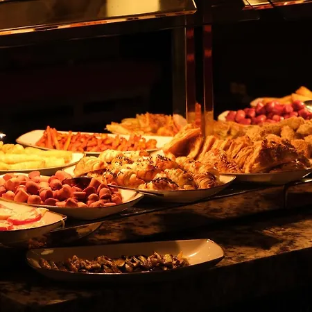 فندق Tema 242 3*