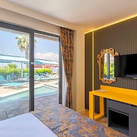 Tema 242 Hotel