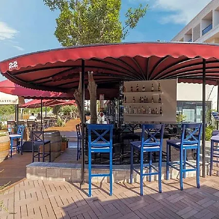 Tema 242 Hotel