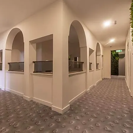 Tema 242 Hotel