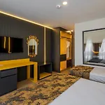 فندق Tema 242