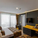 فندق Tema 242