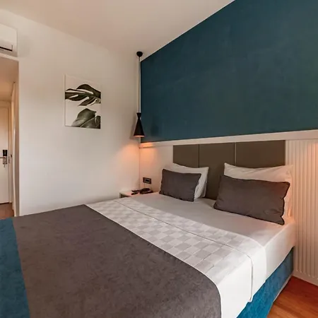 Tema 242 Hotel