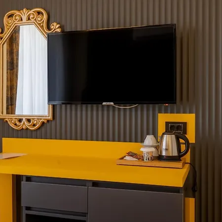 Tema 242 Hotel