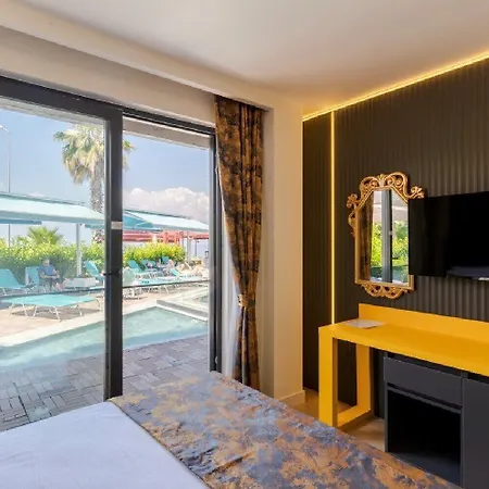 Hotel Tema 242